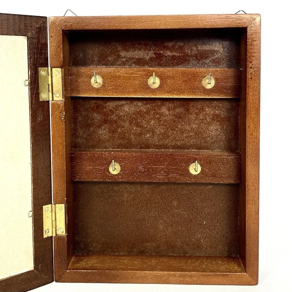 Frida Kahlo Wooden Key Box Wall Mount Storage Cabinet 5 Hooks Frame